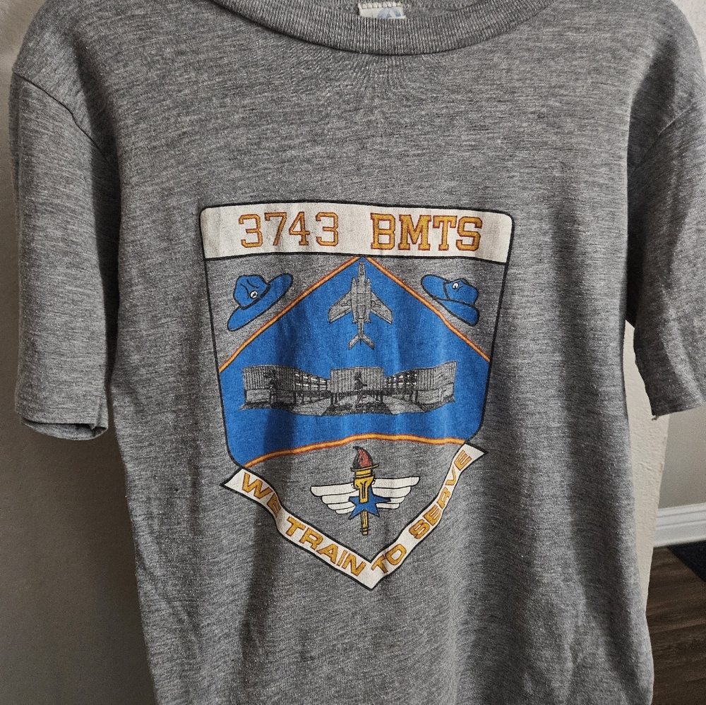 Vintage 1980s 3743 BMTS Air Force “We Train To Serve” Tshirt
